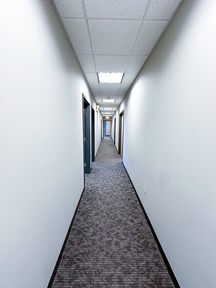 More Photos Of 8100 Ohio River Blvd, Emsworth Office For Lease