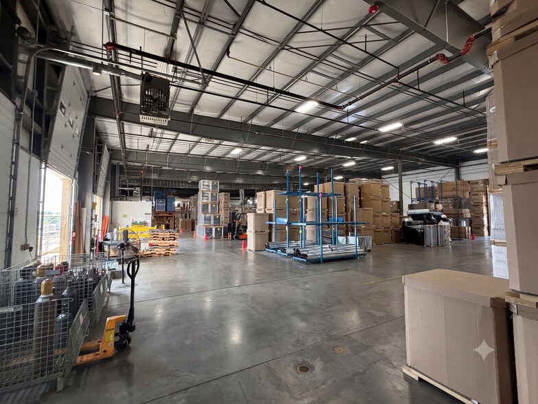 More Photos Of 131 Frogale Ct, Winchester Light Distribution For Lease