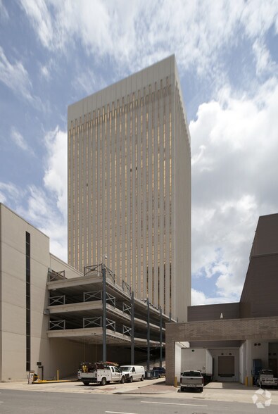 More Photos Of 400 S Tryon St, Charlotte Loft Creative Space For Lease