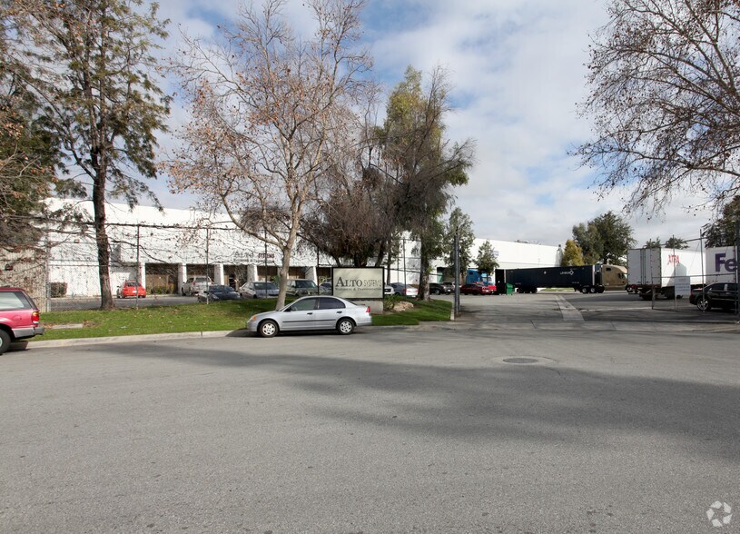 More Photos Of 2867 Surveyor St, Pomona Manufacturing For Sale