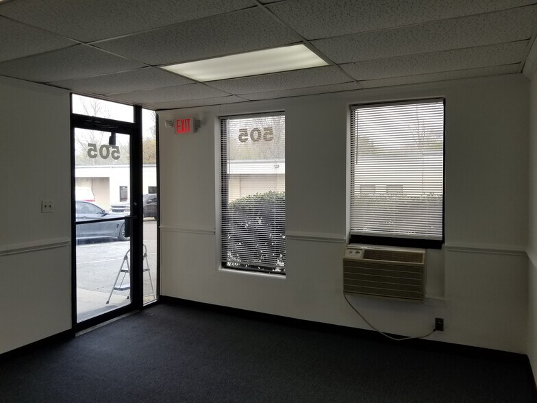 More Photos Of 9244 E Hampton Dr, Capitol Heights Unknown For Lease