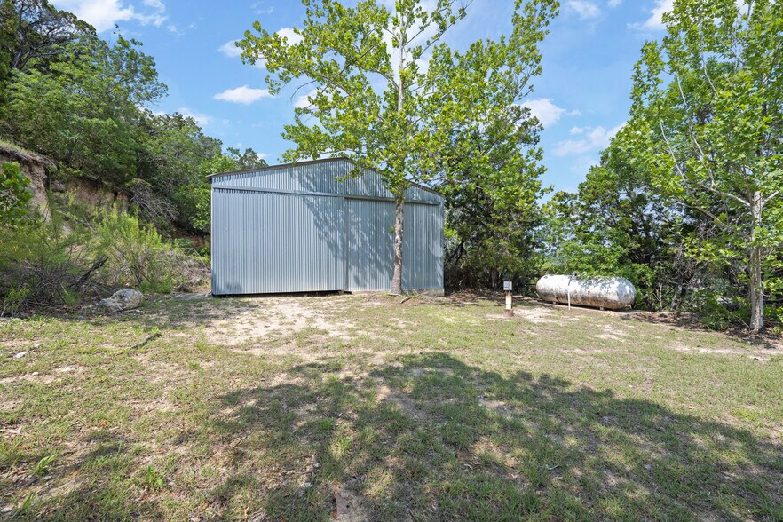 More Photos Of 19019 TX-71, Spicewood Office Residential For Lease