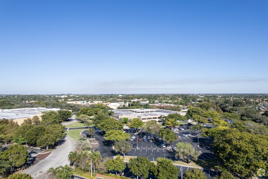 More Photos Of 7771 W Oakland Park Blvd, Fort Lauderdale Office For Lease