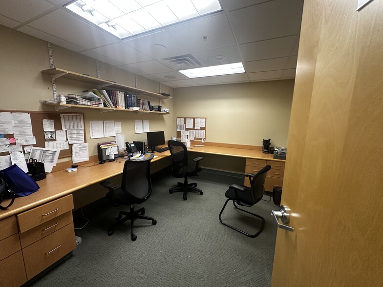 More Photos Of 1565 Main St, Tewksbury Medical For Sale