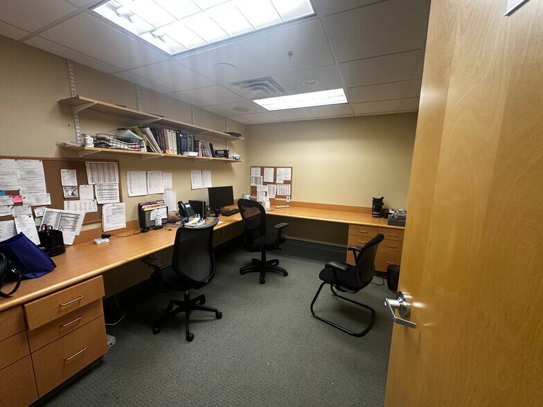 More Photos Of 1565 Main St, Tewksbury Medical For Sale