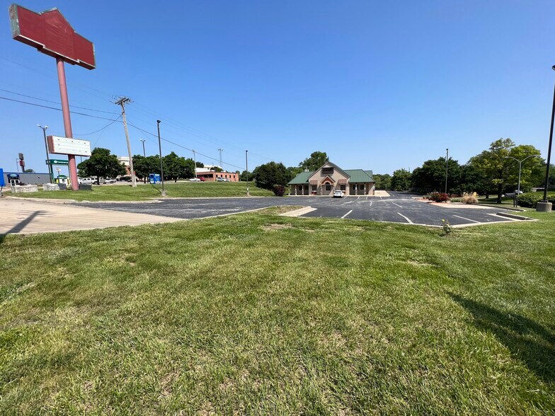 More Photos Of 4229 Frederick Ave, Saint Joseph Restaurant For Sale