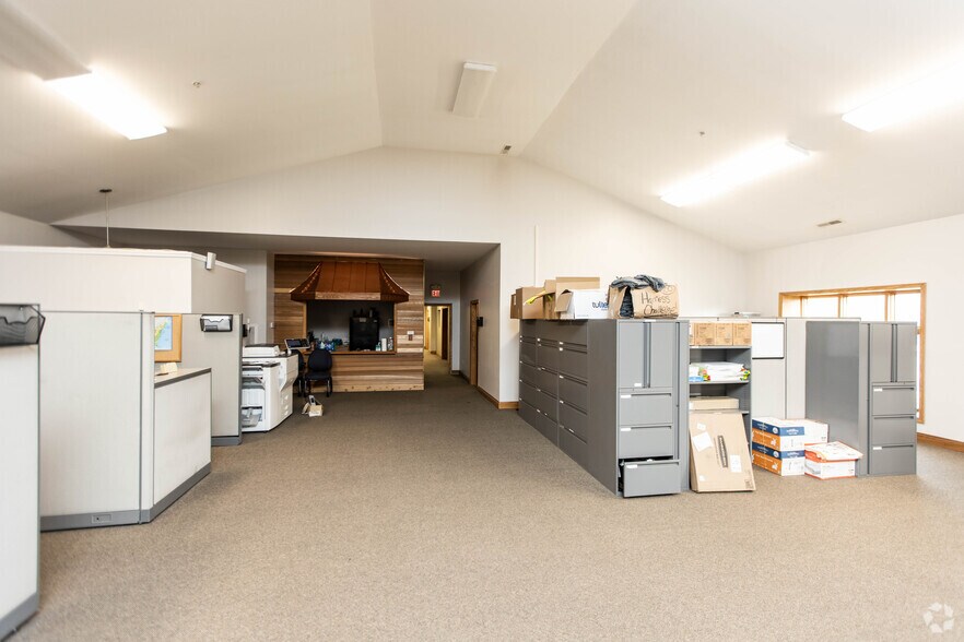 More Photos Of 210 13th St, Malta Manufacturing For Lease