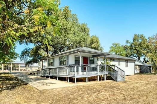 More Photos Of 403 W Anderson Ave, Round Rock Loft Creative Space For Sale