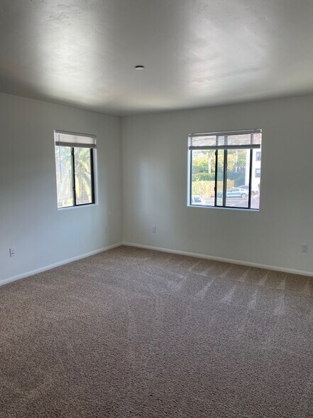 More Photos Of 1053-1065 E Santa Clara St, Ventura Apartments For Sale