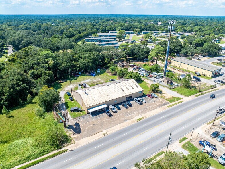 More Photos Of 4001 W St, Pensacola Distribution For Sale