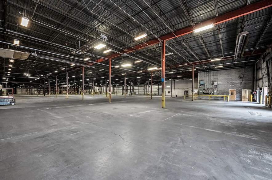 More Photos Of 111 Mosher St, Holyoke Warehouse For Lease