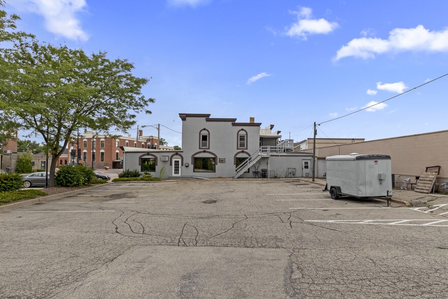 More Photos Of 532 Grand Ave, Little Chute Restaurant For Sale