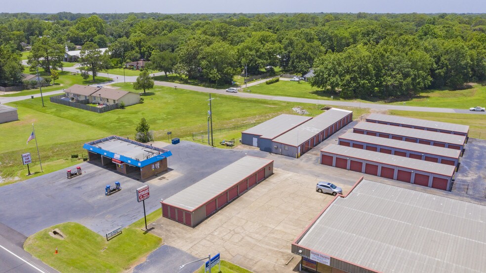 More Photos Of 721 N McKenzie St, Foley Self Storage For Sale