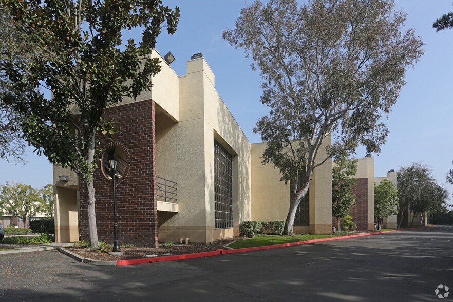 More Photos Of 3505 Cadillac Ave, Costa Mesa Office For Lease