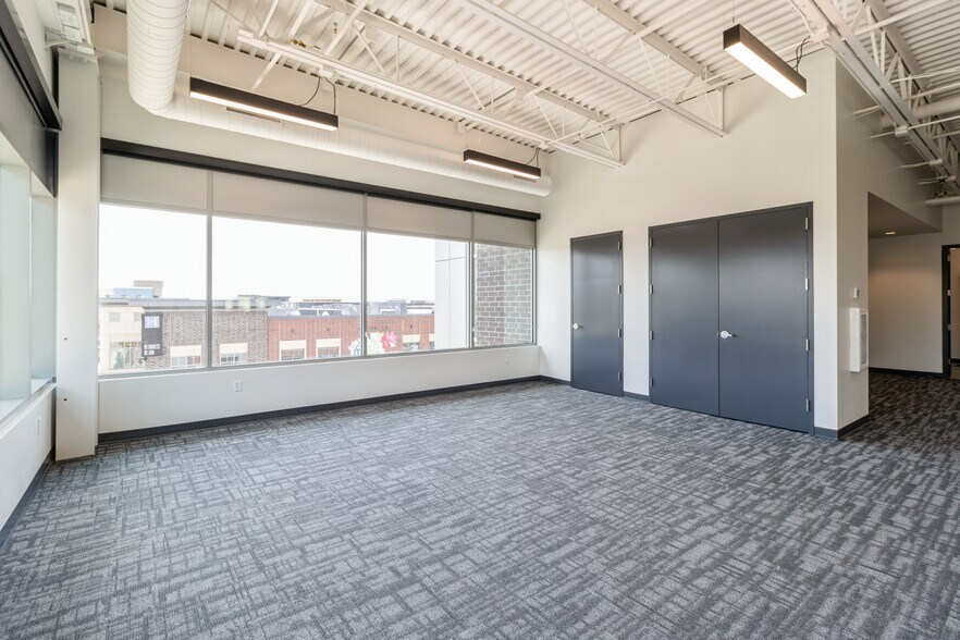 More Photos Of 1465 SW Park Square Dr, Ankeny Office For Lease