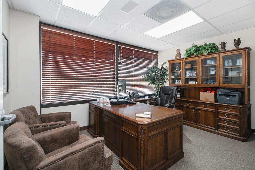 More Photos Of 21049 Devonshire St, Chatsworth Office Residential For Lease