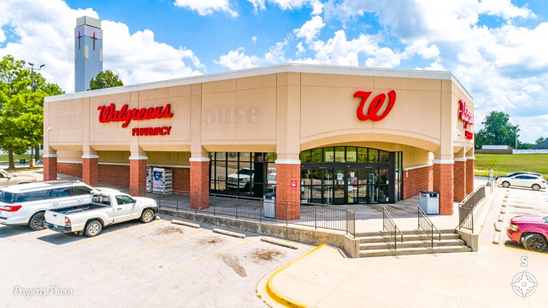More Photos Of 950 E Taft Ave, Sapulpa Drugstore For Lease