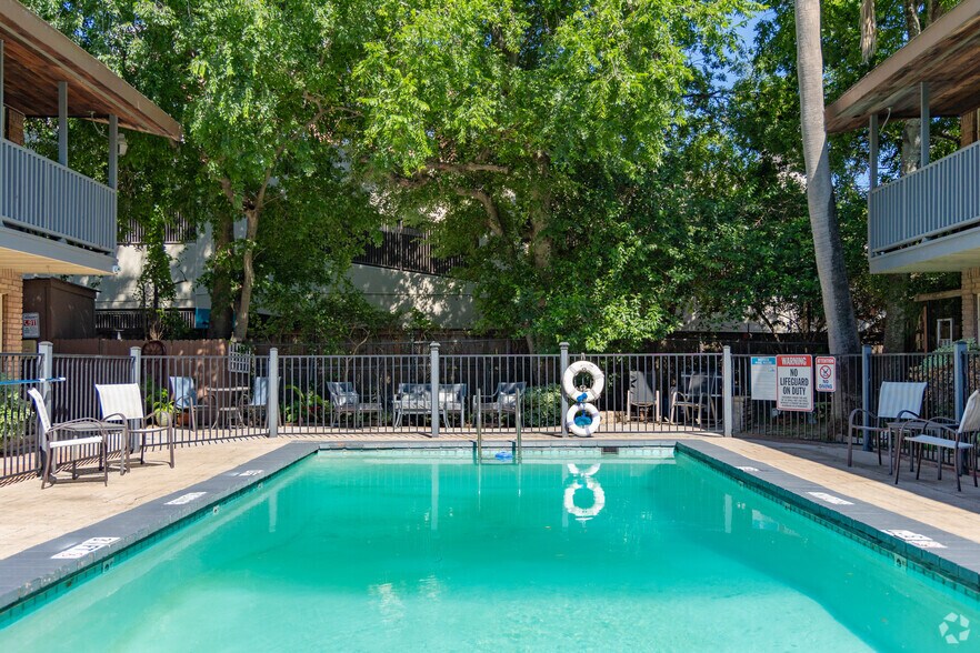 6218 Gehring St, Houston, TX 77021 Apartments For Sale
