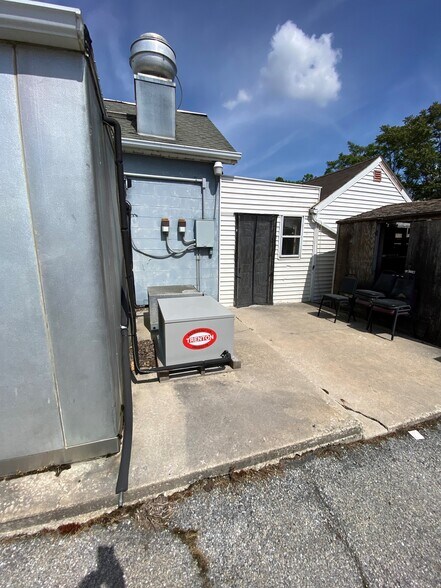 More Photos Of 5408 Lincoln hwy, Thomasville Restaurant For Sale