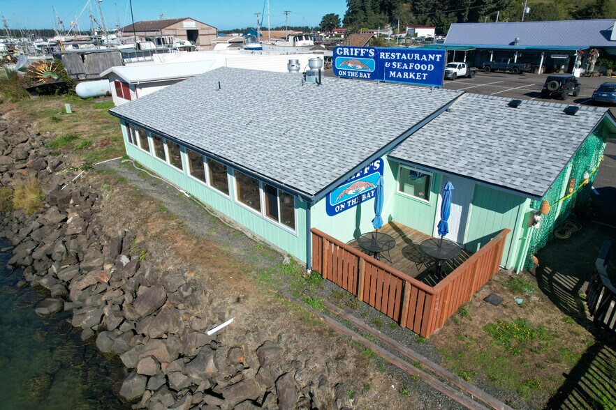 More Photos Of 142 Bay Front Loop, Winchester Bay General Retail For Sale