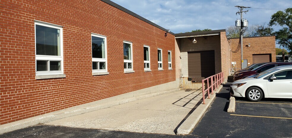 More Photos Of 8035 Austin Ave, Morton Grove Warehouse For Lease