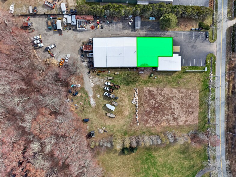 More Photos Of 300 Taugwonk Rd, Stonington Warehouse For Lease