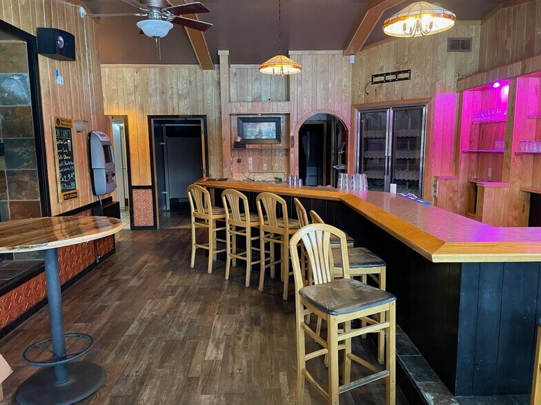 More Photos Of 10381 N Highway 51, Hurley Restaurant For Sale