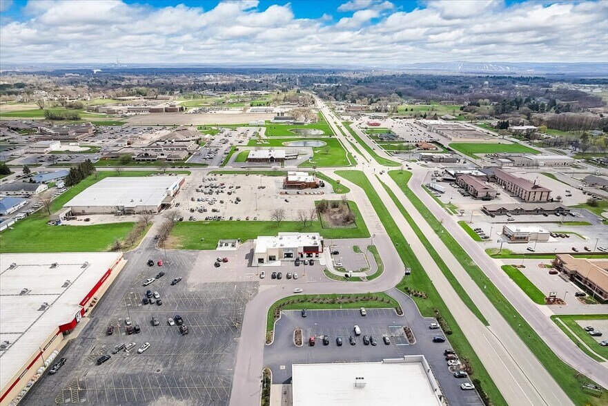 More Photos Of 2921 New Pinery Rd, Portage Fast Food For Lease