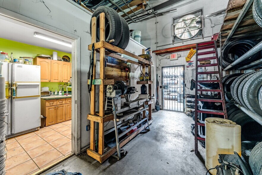 More Photos Of 7885 W 28th Ave, Hialeah Warehouse For Sale