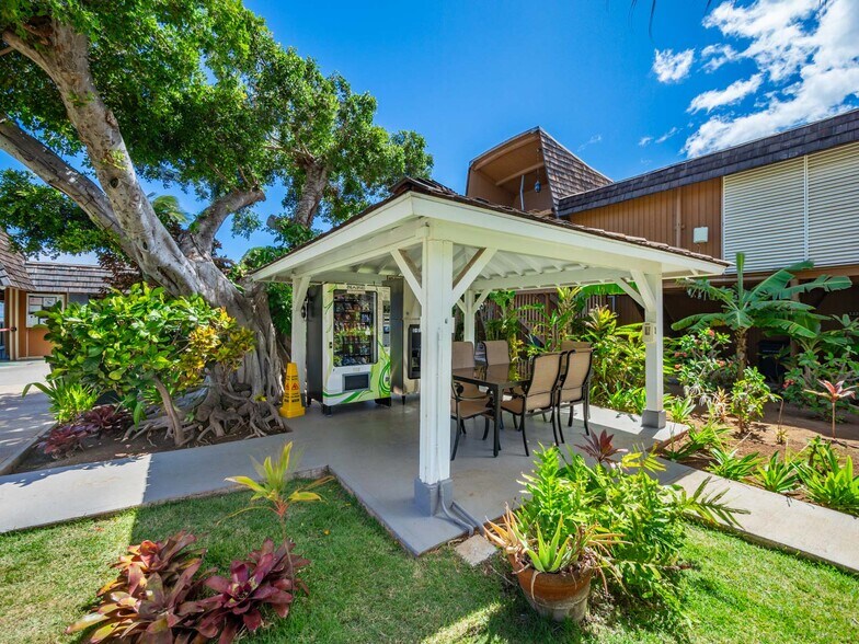 More Photos Of 1300 Kamehameha V Hwy, Kaunakakai Hotel For Sale