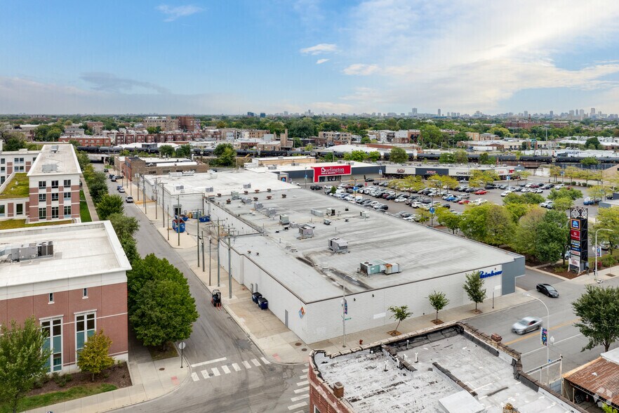 More Photos Of 800 N Kedzie Ave, Chicago Unknown For Lease