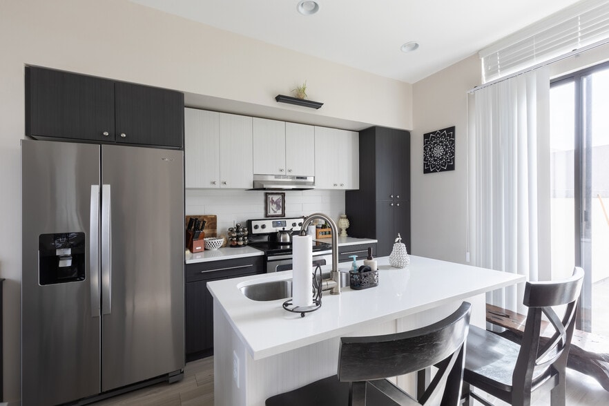 More Photos Of 2015 N 50th St, Phoenix Apartments For Sale