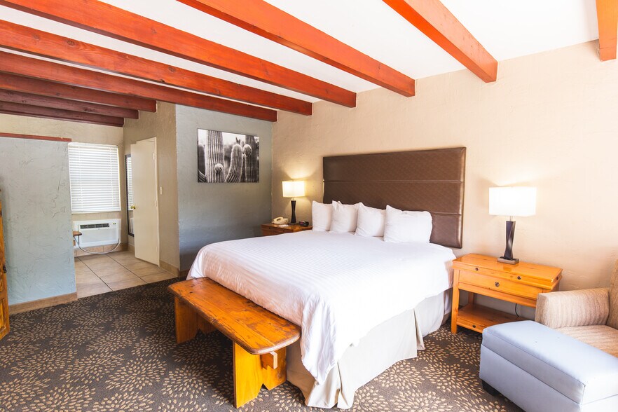 More Photos Of 1765 S Main St, Las Cruces Hotel For Sale