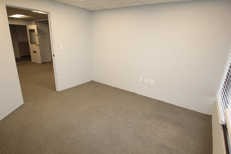 More Photos Of 274 Main St, Reading Office For Lease