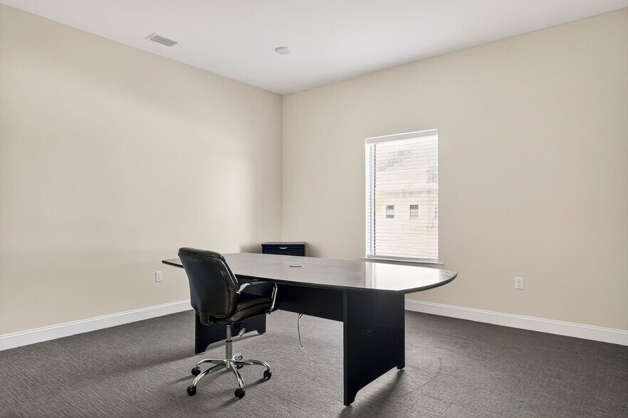 More Photos Of 122 Canal St, Pooler Medical For Lease