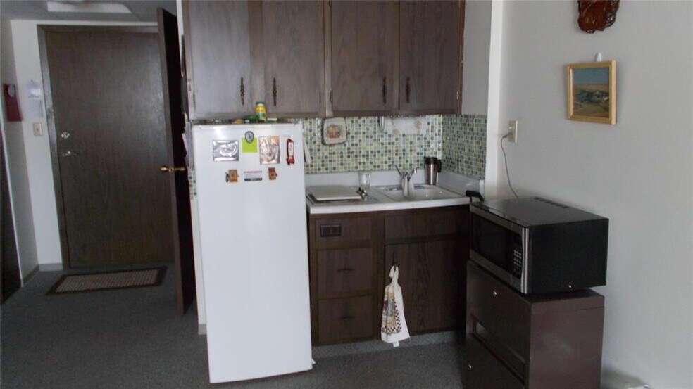 More Photos Of 20 W 3rd St, Havre Apartments For Sale