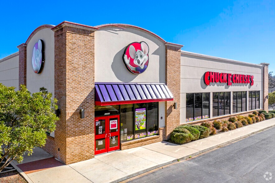 More Photos Of 11309-11323 Bandera Rd, San Antonio Unknown For Lease