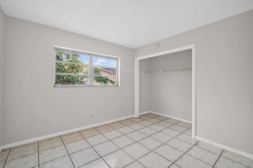 More Photos Of 461 Sunshine Dr, Coconut Creek Apartments For Sale