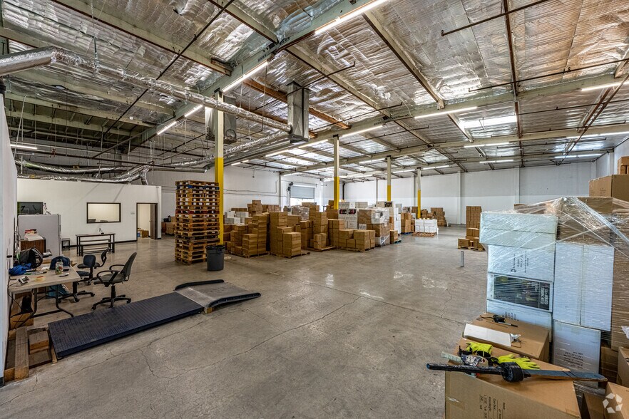More Photos Of 8731 & 8741 Pioneer Blvd, Santa Fe Springs Warehouse For Sale