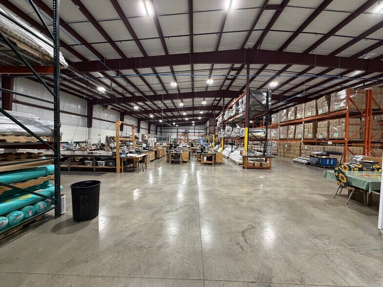 More Photos Of 3310 Middlebury St, Elkhart Manufacturing For Lease