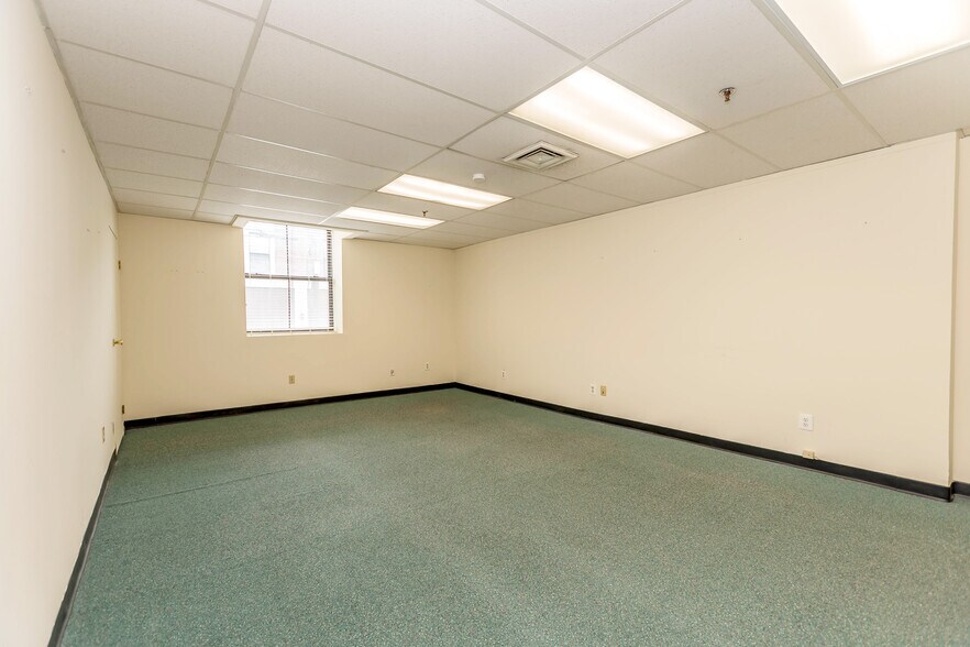 More Photos Of 23-25 Spring St, Ossining Office For Lease