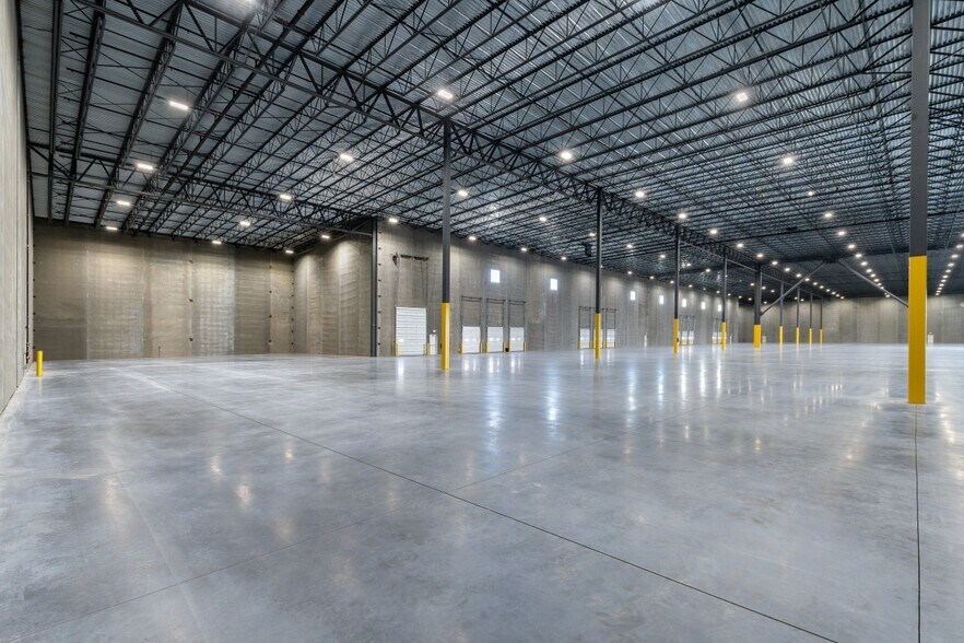 More Photos Of 3000 W 4th St, Chester Distribution For Lease