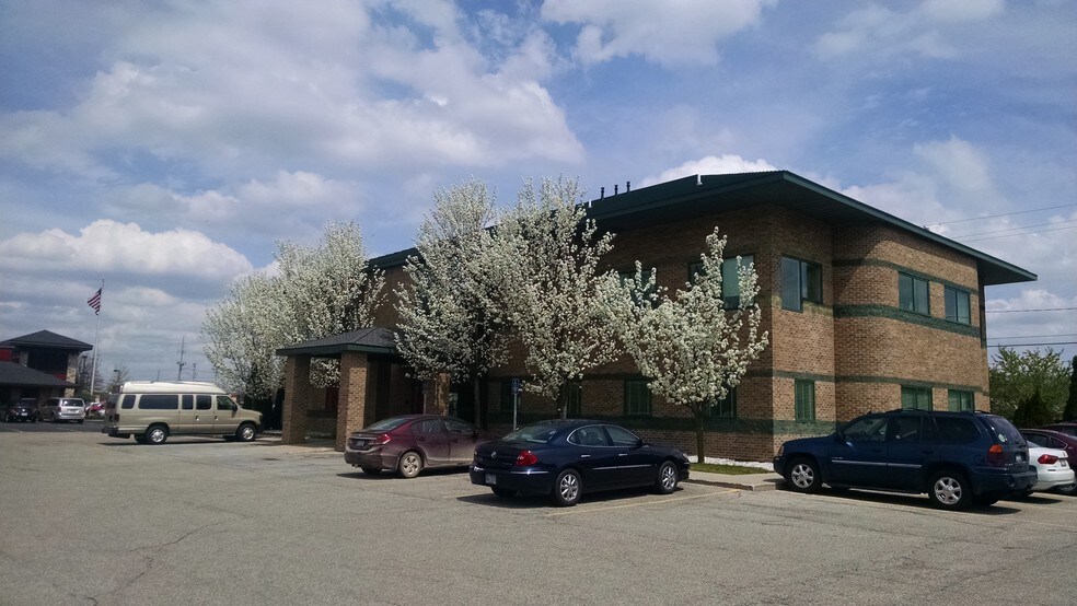 More Photos Of 3587 Henry St, Muskegon Office For Sale