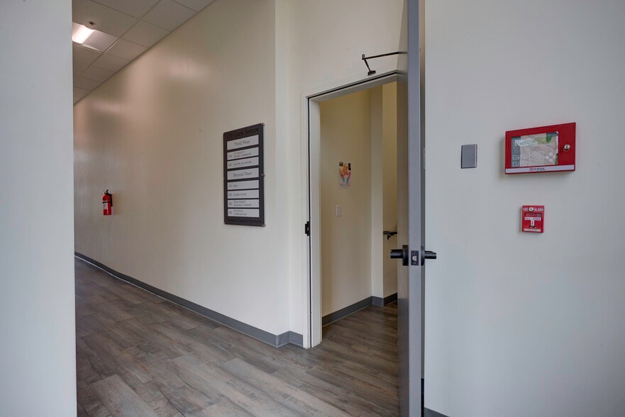 More Photos Of 155 E Clark Ave, Orcutt Office For Sale