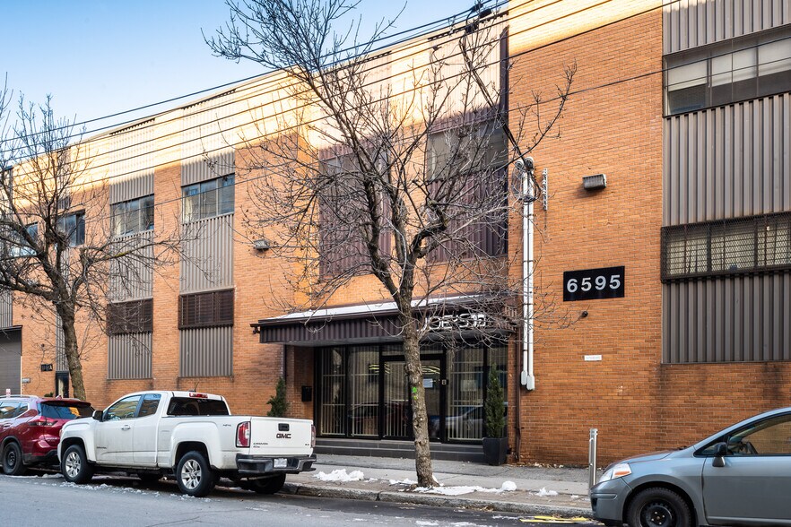 More Photos Of 6595 Rue Saint-Urbain, Montréal Warehouse For Sale