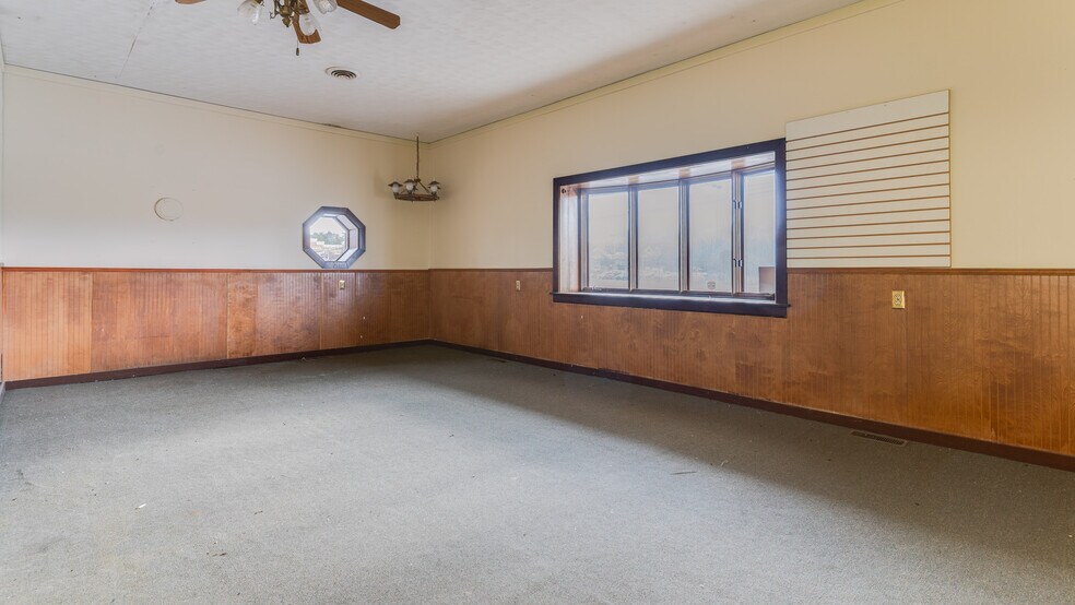 More Photos Of 11735 Hg Trueman Rd, Lusby Freestanding For Sale