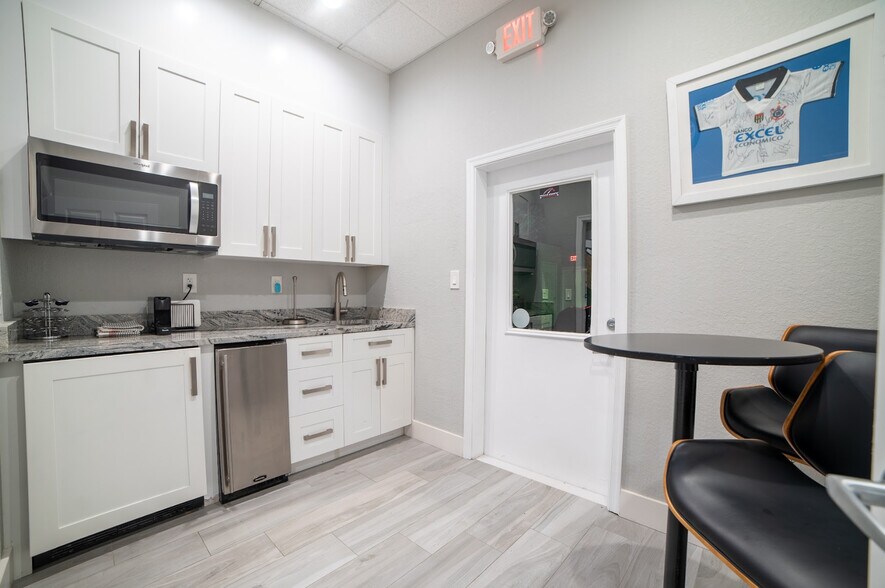 More Photos Of 11860-11878 Wiles Rd, Coral Springs Showroom For Sale