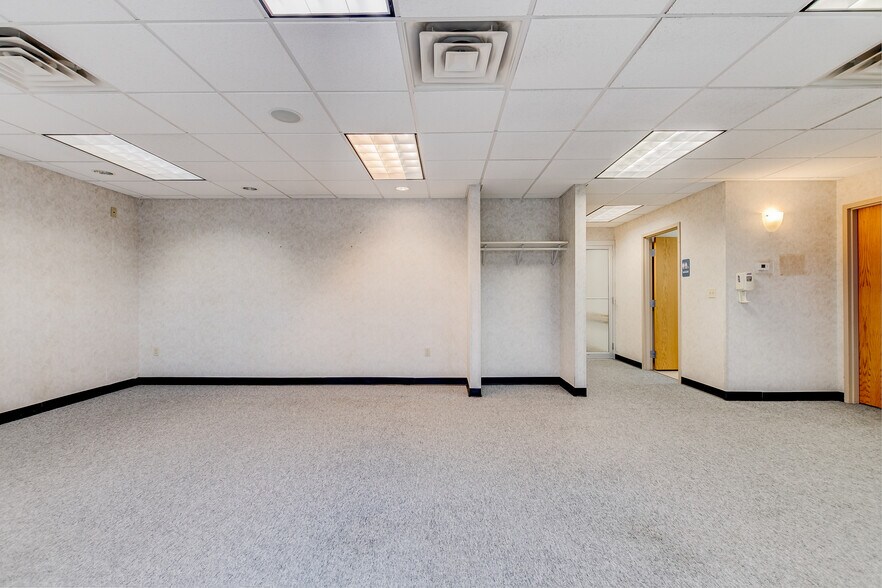 More Photos Of 860 NW Washington Blvd, Hamilton Medical For Lease