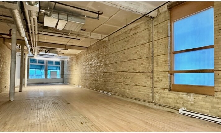 More Photos Of 52 Albert St, Winnipeg Apartments For Lease