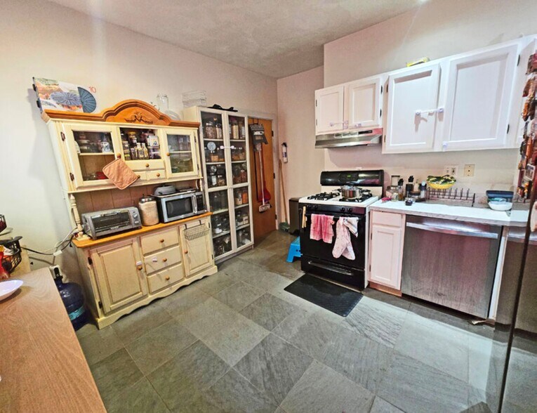 More Photos Of 14 Saint Paul St, Cambridge Apartments For Sale